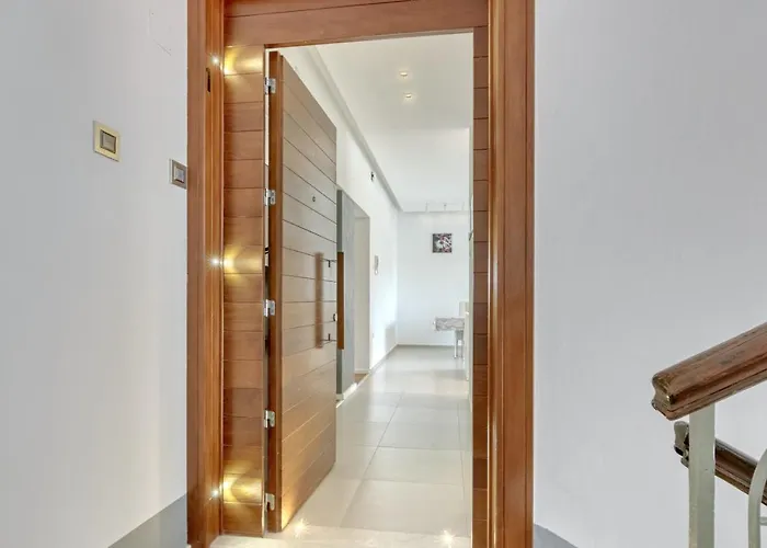 Light In Lejlighed Pula