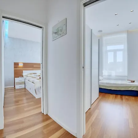 Light In Appartement Pula