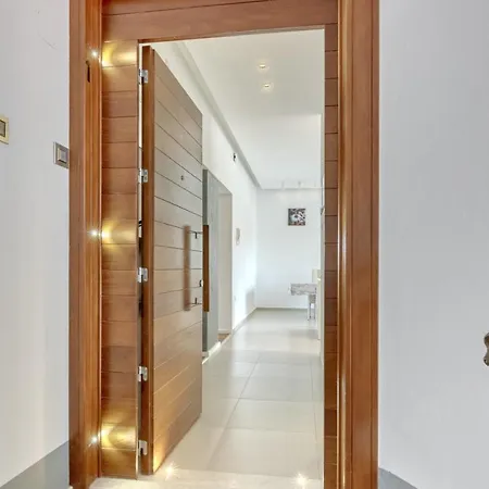 Light In Appartement Pula