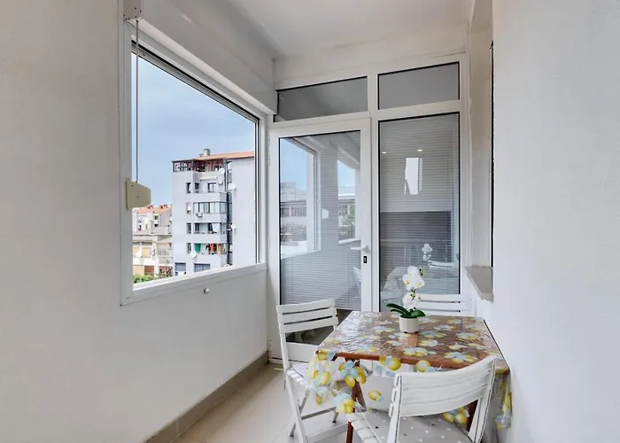 דירה Light In פולה